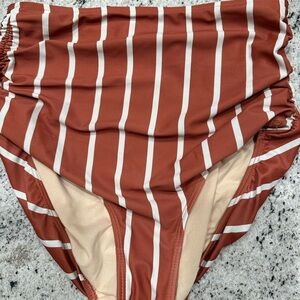 Albion high waist ruched swim bottoms size small